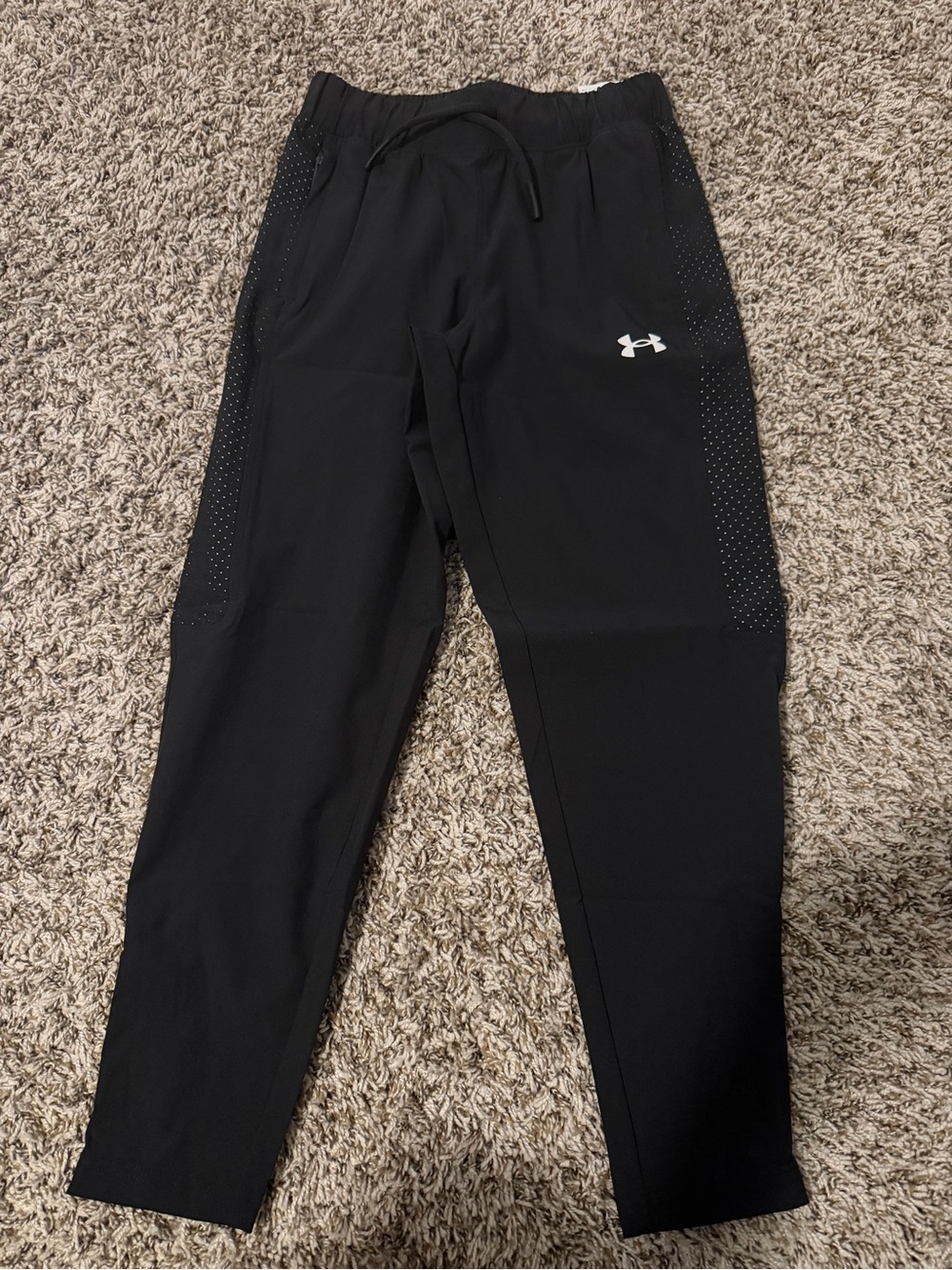 NWOT Under Armour Black Athletic Pants Boys Size SM